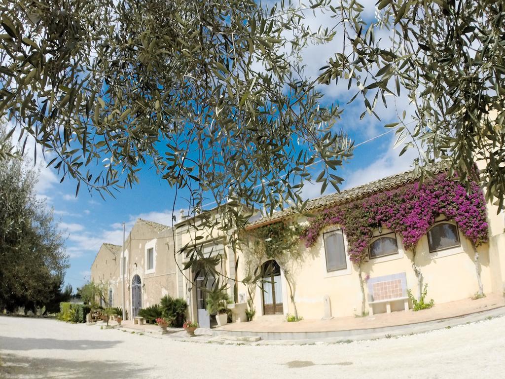 Casale Rocca Fiorita Bed & Breakfast Acate Bagian luar foto
