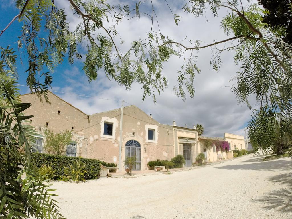 Casale Rocca Fiorita Bed & Breakfast Acate Bagian luar foto